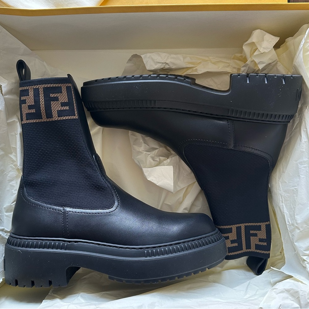 New Fendi biker boots. Size 8